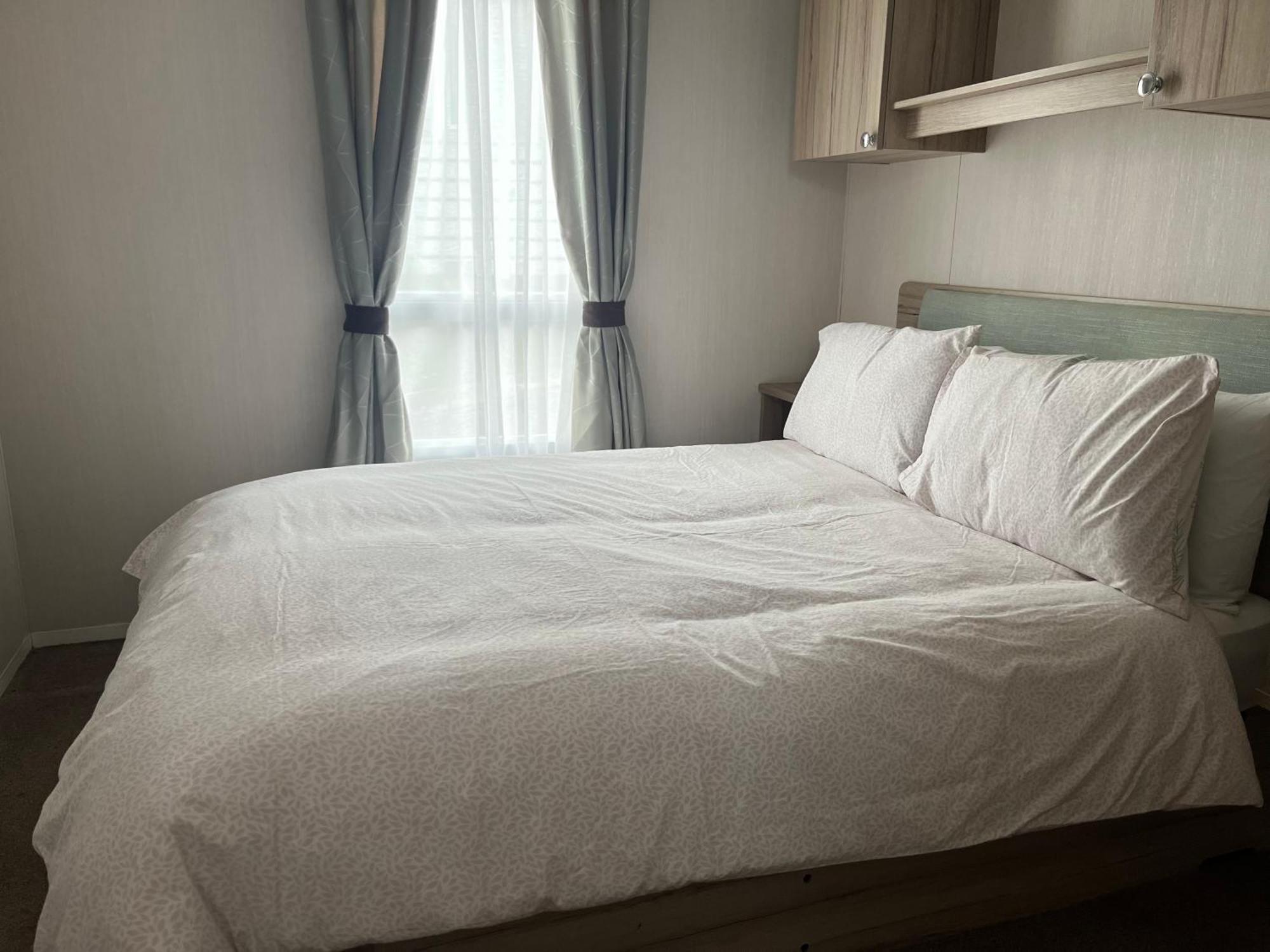 Ger-Y-Bwlch - Spacious Static On 5Star Site With Swimming Pool Benllech Ngoại thất bức ảnh